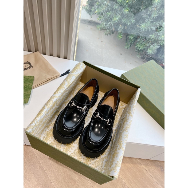 G*u*i leather shoes
